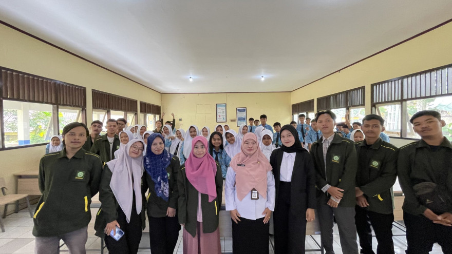 KKN UNISNU Jepara Ajak Siswa SMP N 1 Pakis Aji Lawan Bullying
